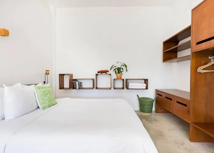 Casa De Piedra Apartahotel