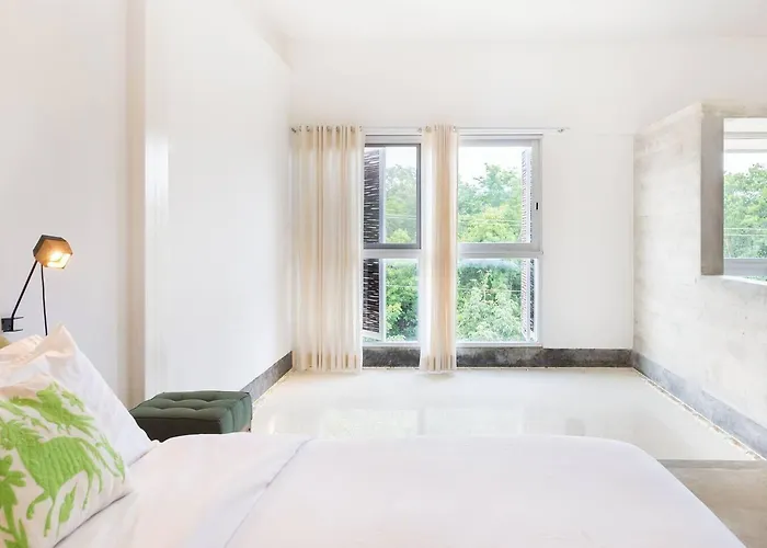 Casa De Piedra Apartahotel