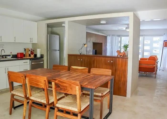 Casa De Piedra Apartahotel