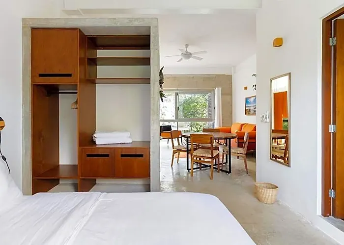 Casa De Piedra Apartahotel 4*